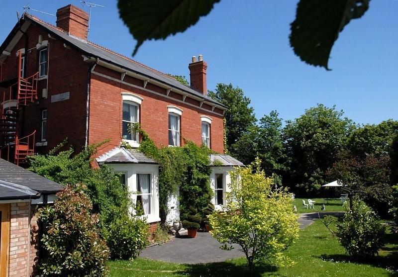 Hopbine House Bed and Breakfast Hereford Exteriör bild